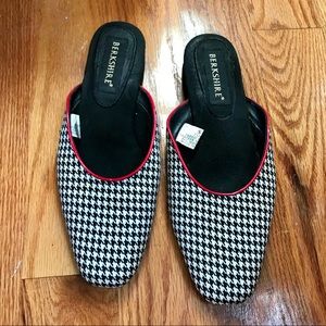 SOLD - Berkshire houndstooth slip on mules